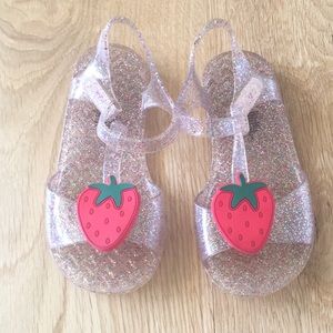 GAP Strawberry Glitter Jelly Sandal🍓❤️